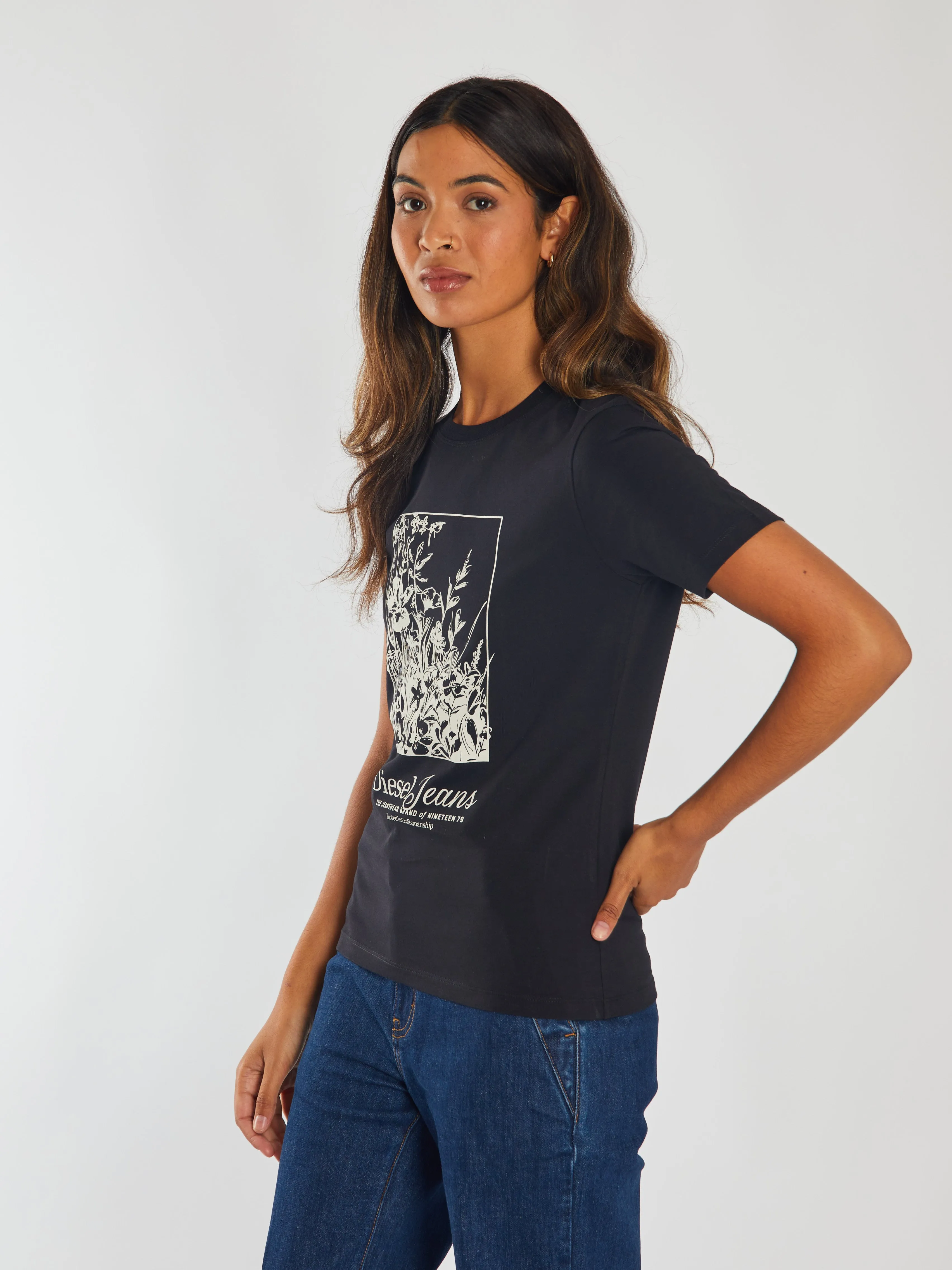 Moyna Tee Black Light and Cozy