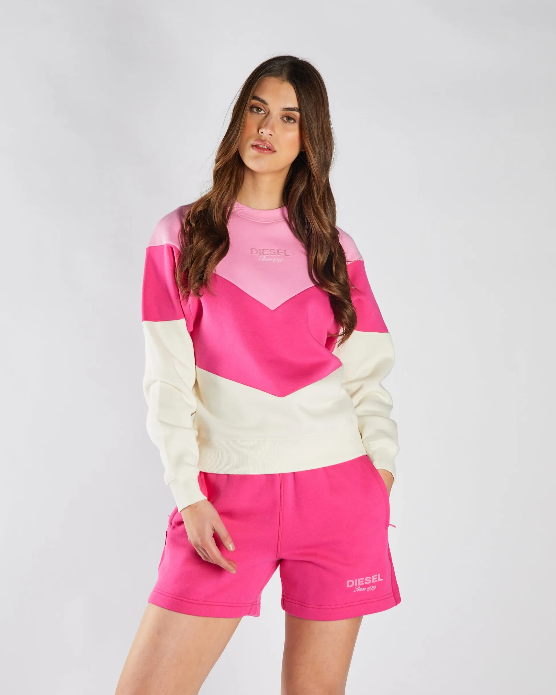 vacation wear aesthetic features Amada Sweatshirt Multi Pink