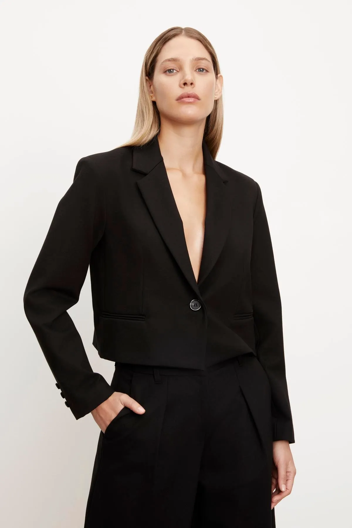 ANYA PONTE CROPPED BLAZER Insulated Warmth