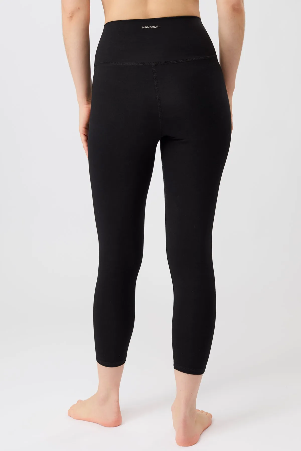 Airport Travel Active Lifestyle Best Cropped Legging - Black