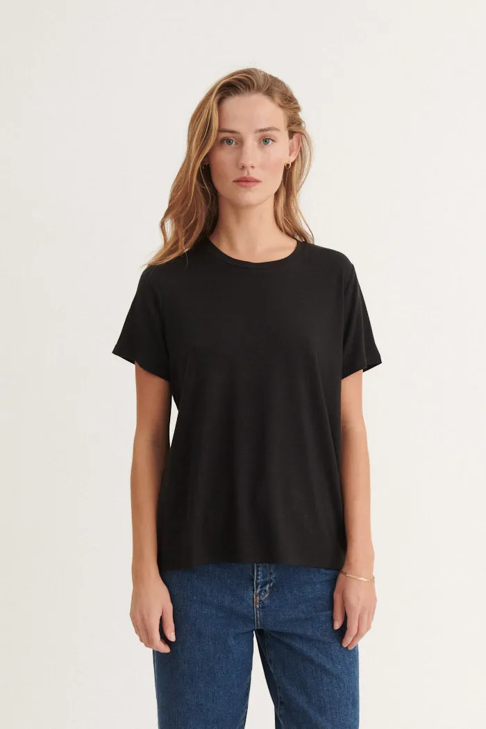 Regular fit normality Fresh Vibes Jolanda Tee - Black