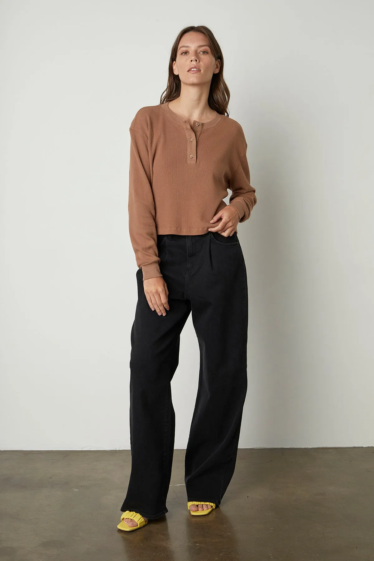 Sleek Stretch Fit Garment Dyed Finish BONNIE CROPPED HENLEY