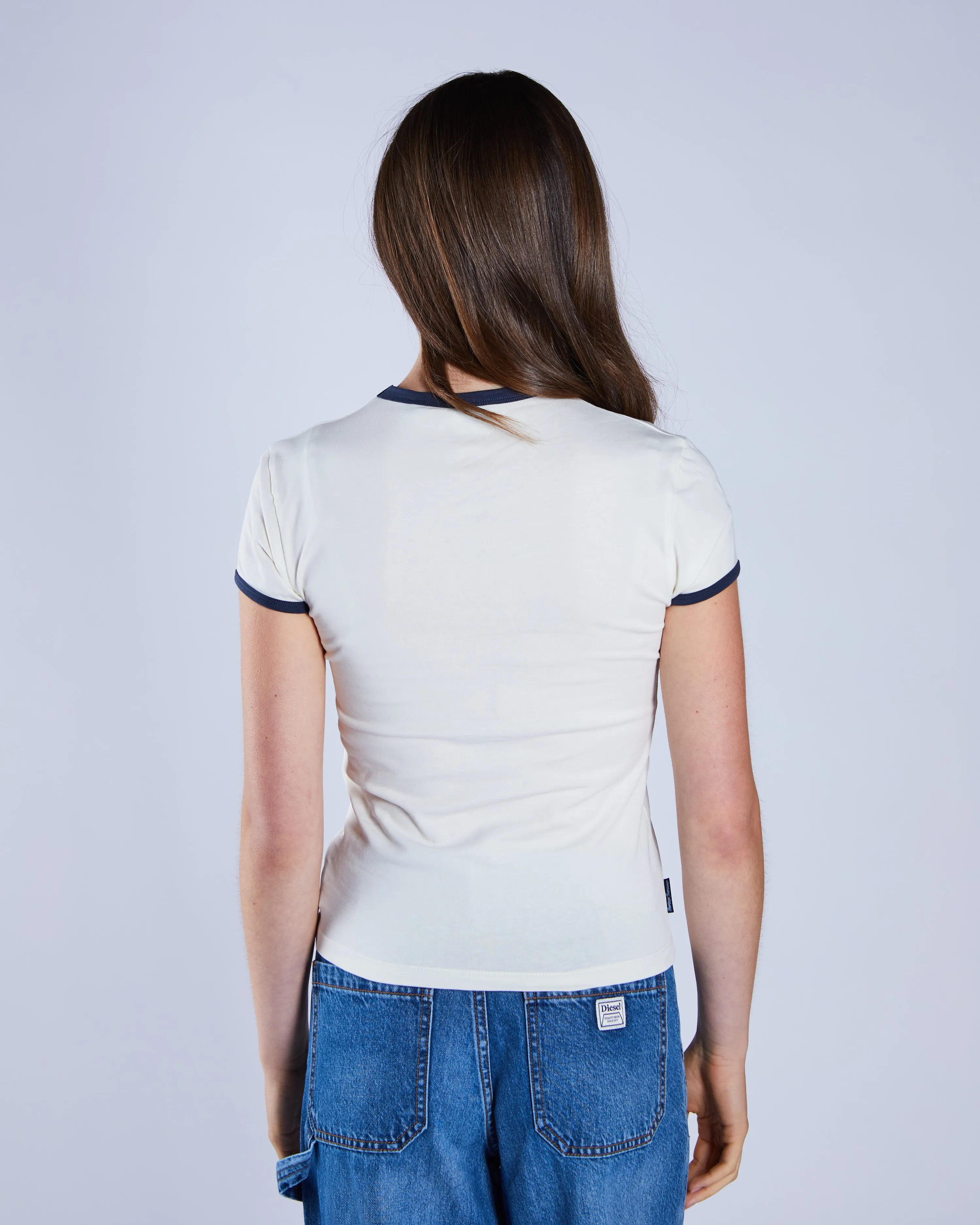 Bowen Tee Chalk TaglessDesign Chilly Day Essentials