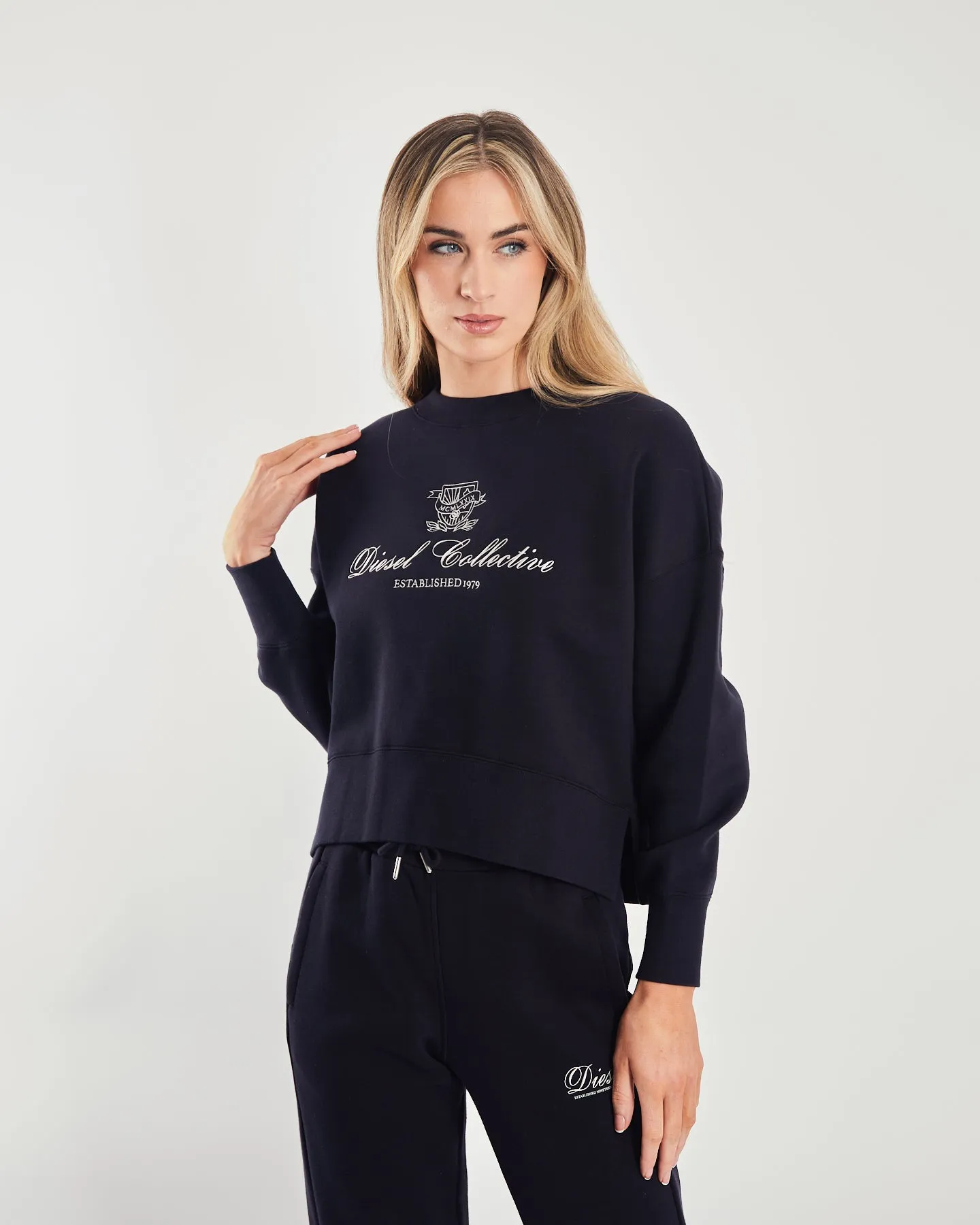 Celeste Sweatshirt Navy Planet Streetwear vibe Half sleeve