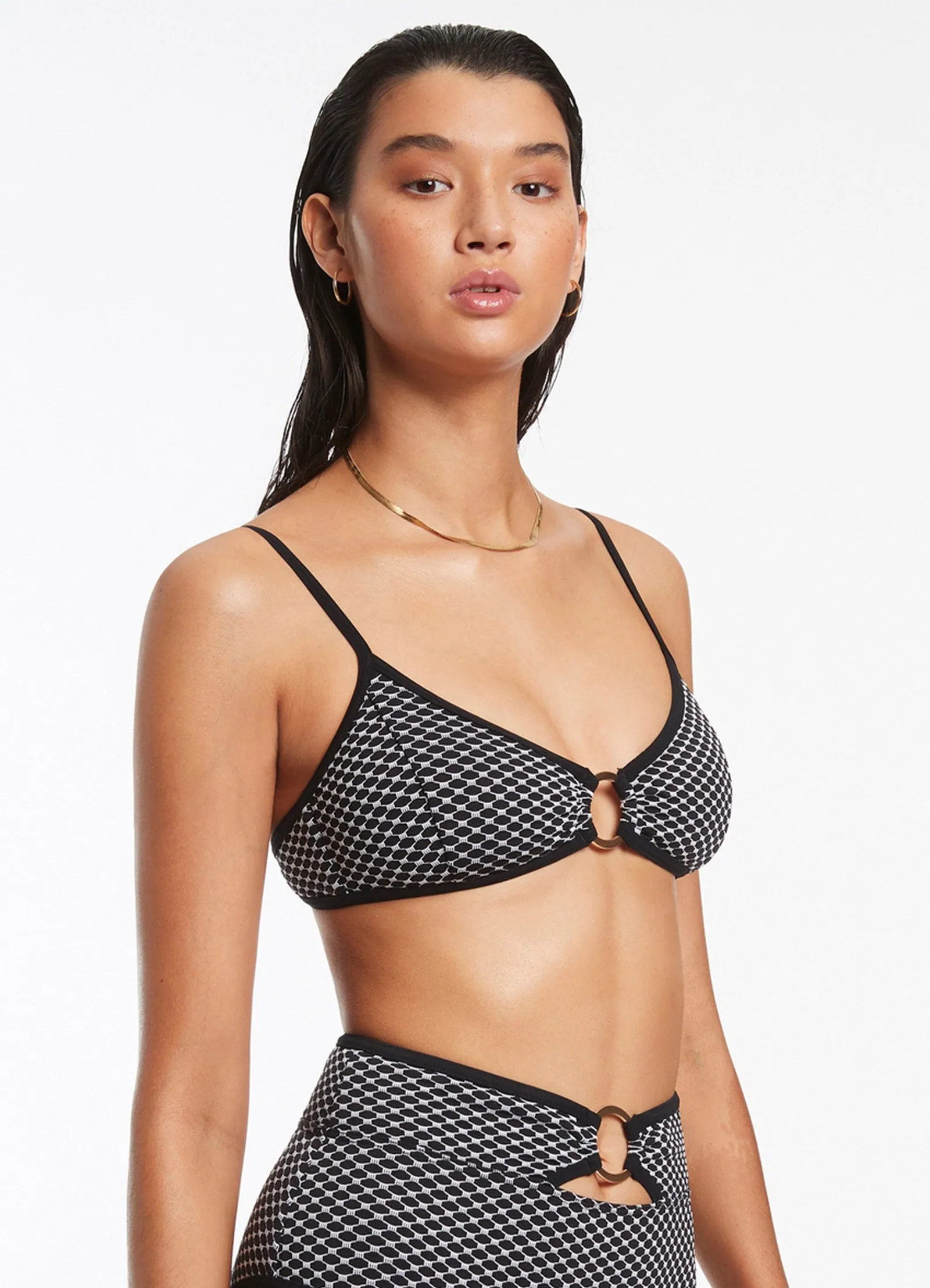 Flat Lock Stitching Corallo Trim Bralette - Black