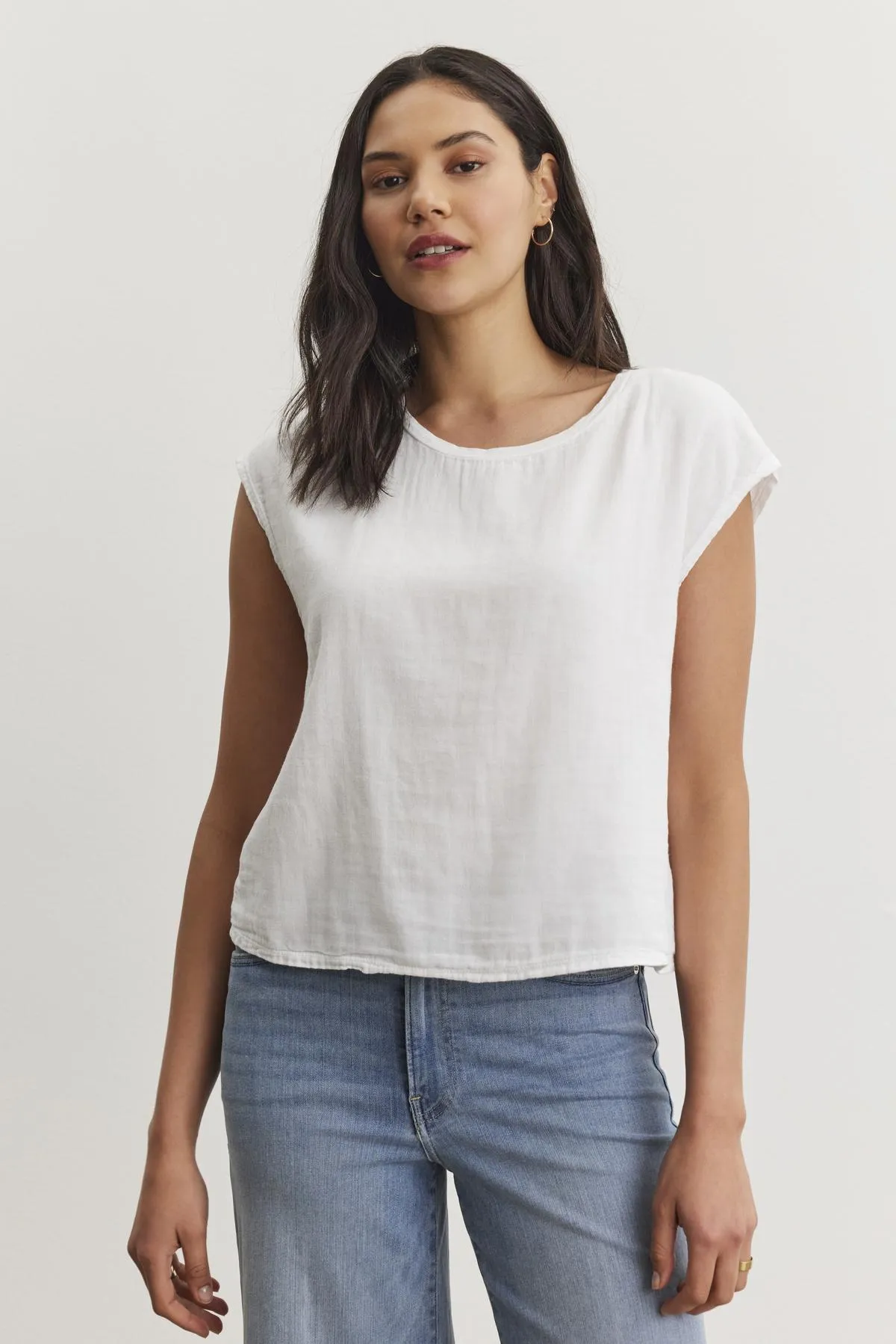 Flexible Design Timeless Piece DANIELLA CREW NECK TEE