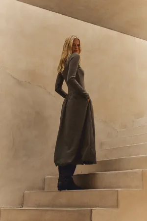 DOLCE DRESS Fresh Aesthetic Relaxed Fit Look