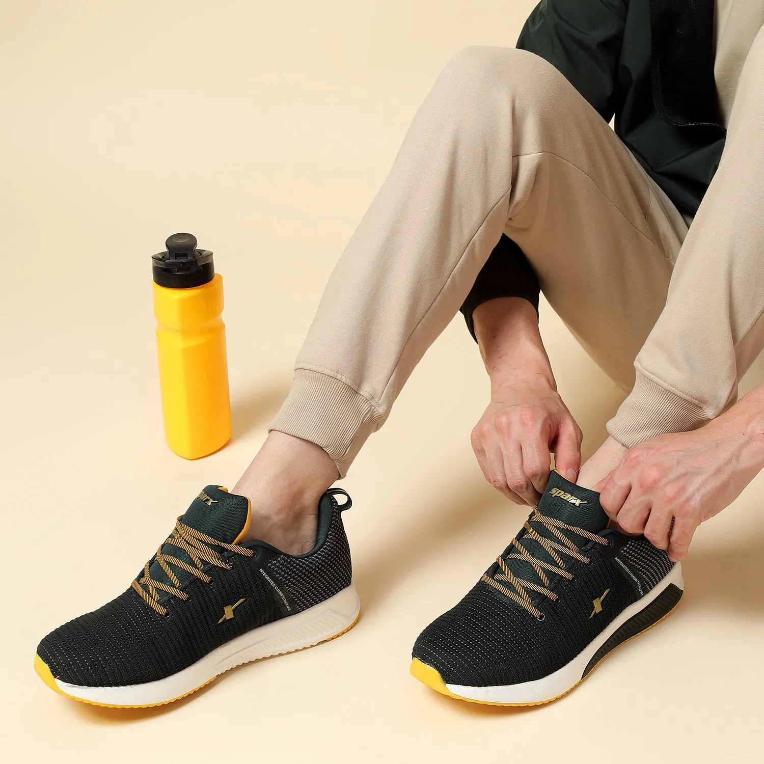 lightweight - construction - feature shoes SPARX Running Shoes for Men SM 472