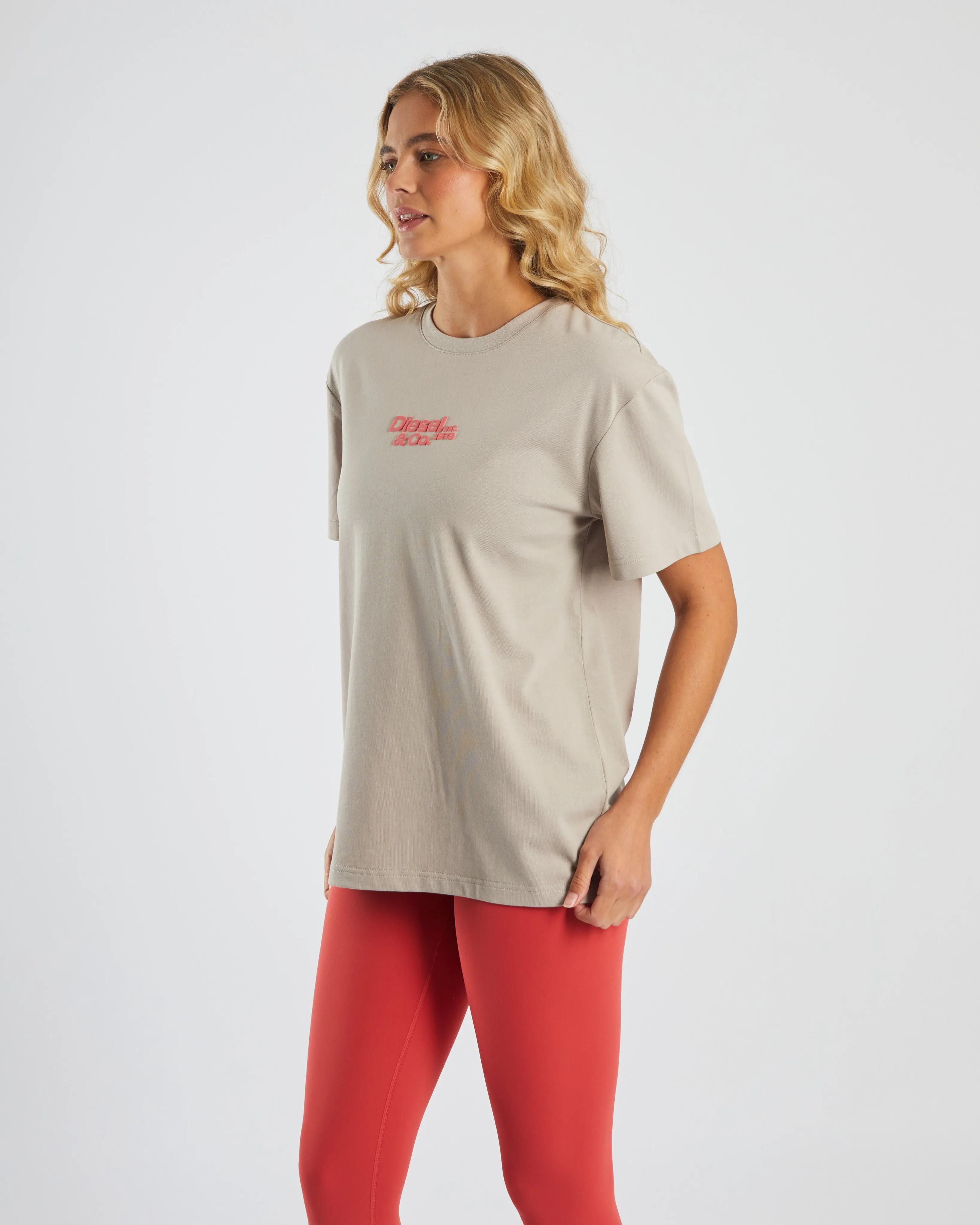 Flatlock stitching Rory Tee Warm Stone