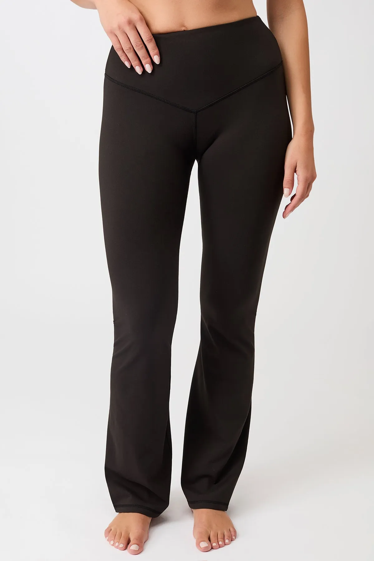 Fit Boost Flared Sports Pants - Black