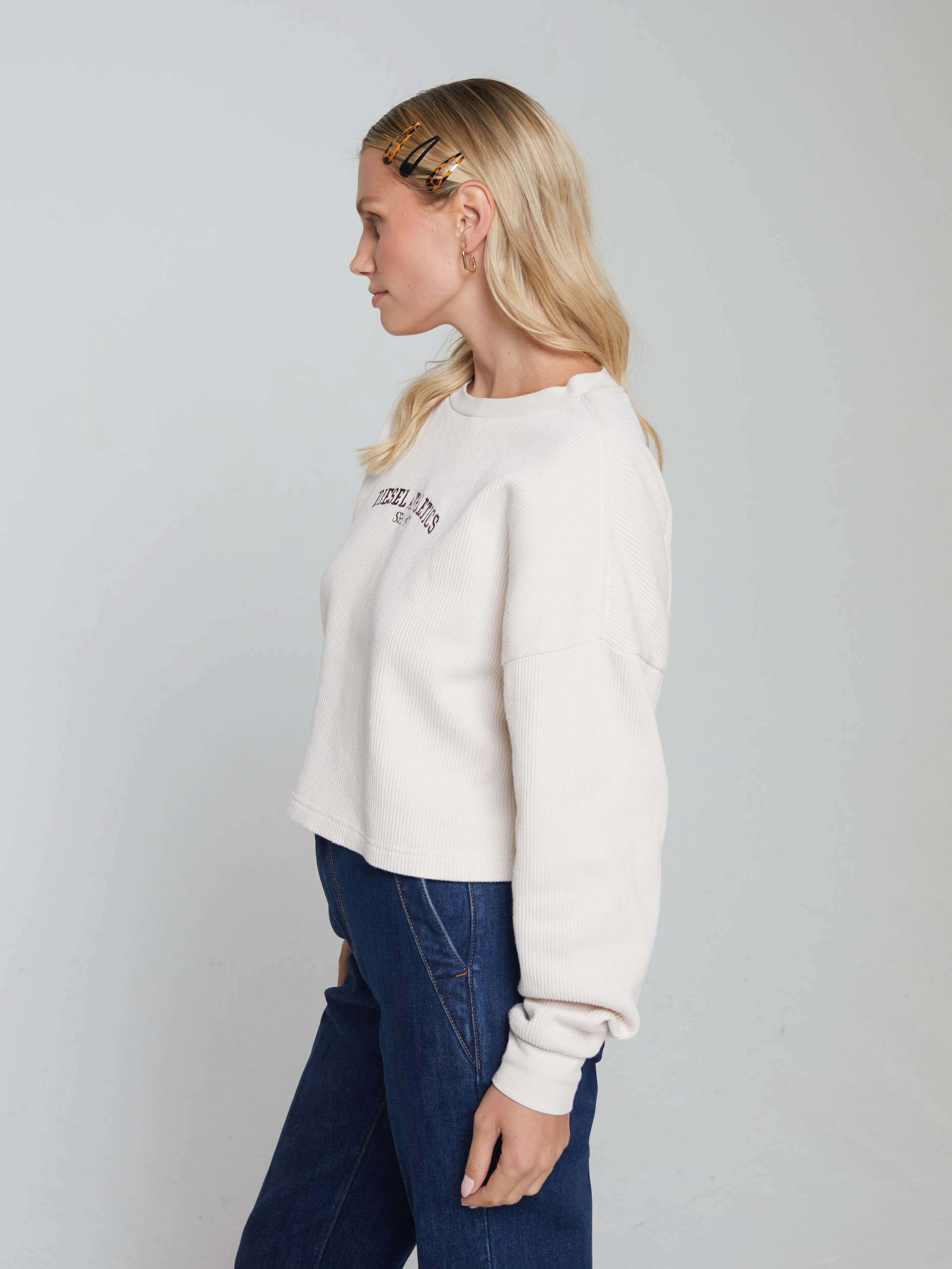 Mia Ls Tee Stone White Timeless and Chic Foam Print Detail