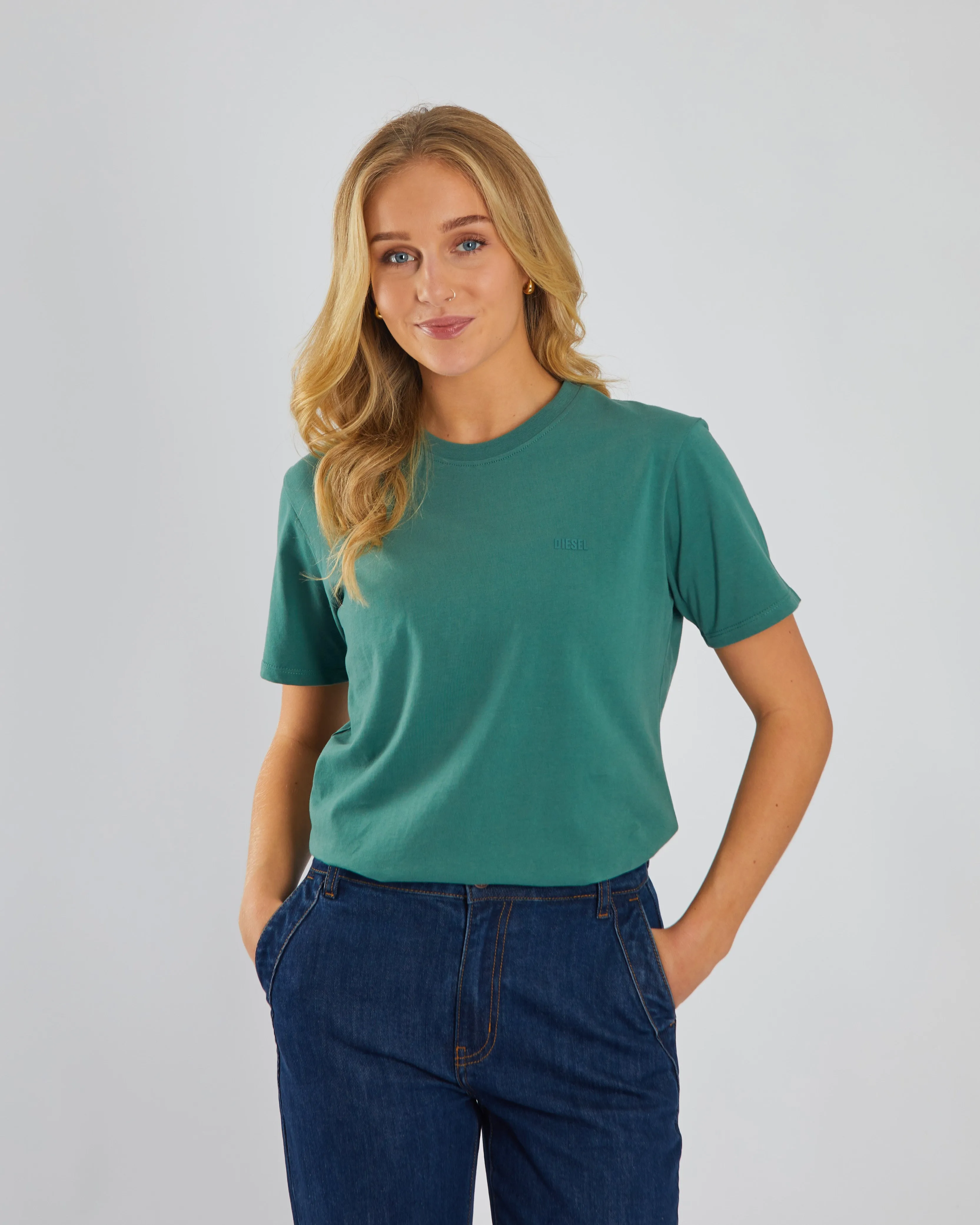 Jada Basic O Neck Green Trail Anti Static Finish Loose fitting comfort