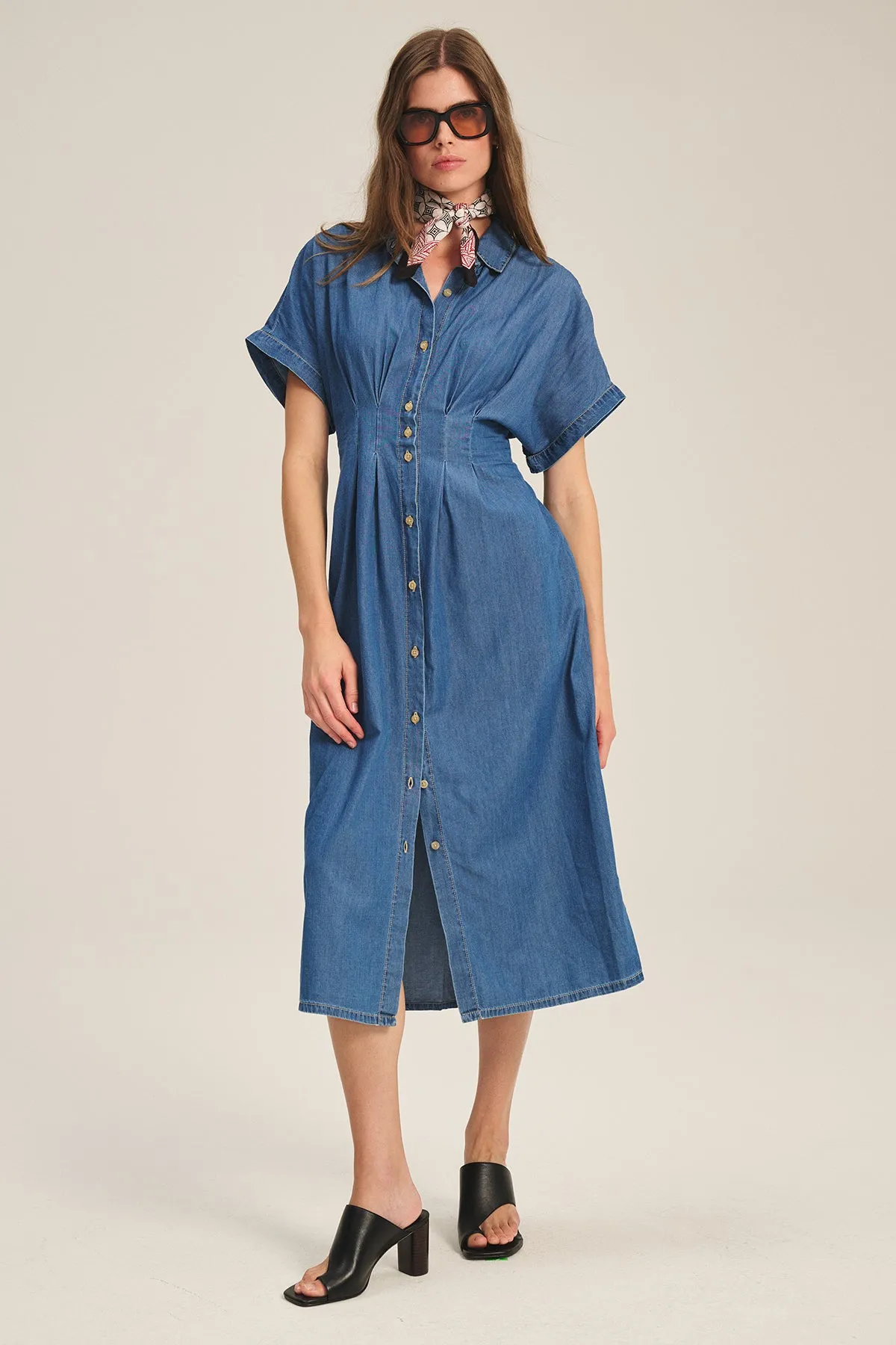 KARINA CHAMBRAY DRESS Balanced Fit