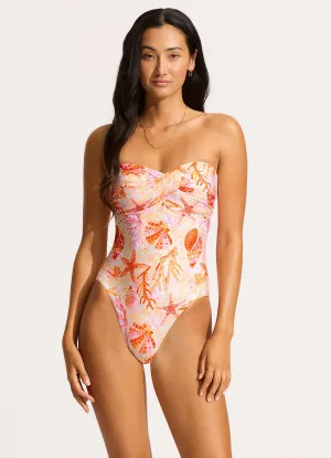 Beach Holiday Stylish Look La Mer Twist Bandeau One Piece - White