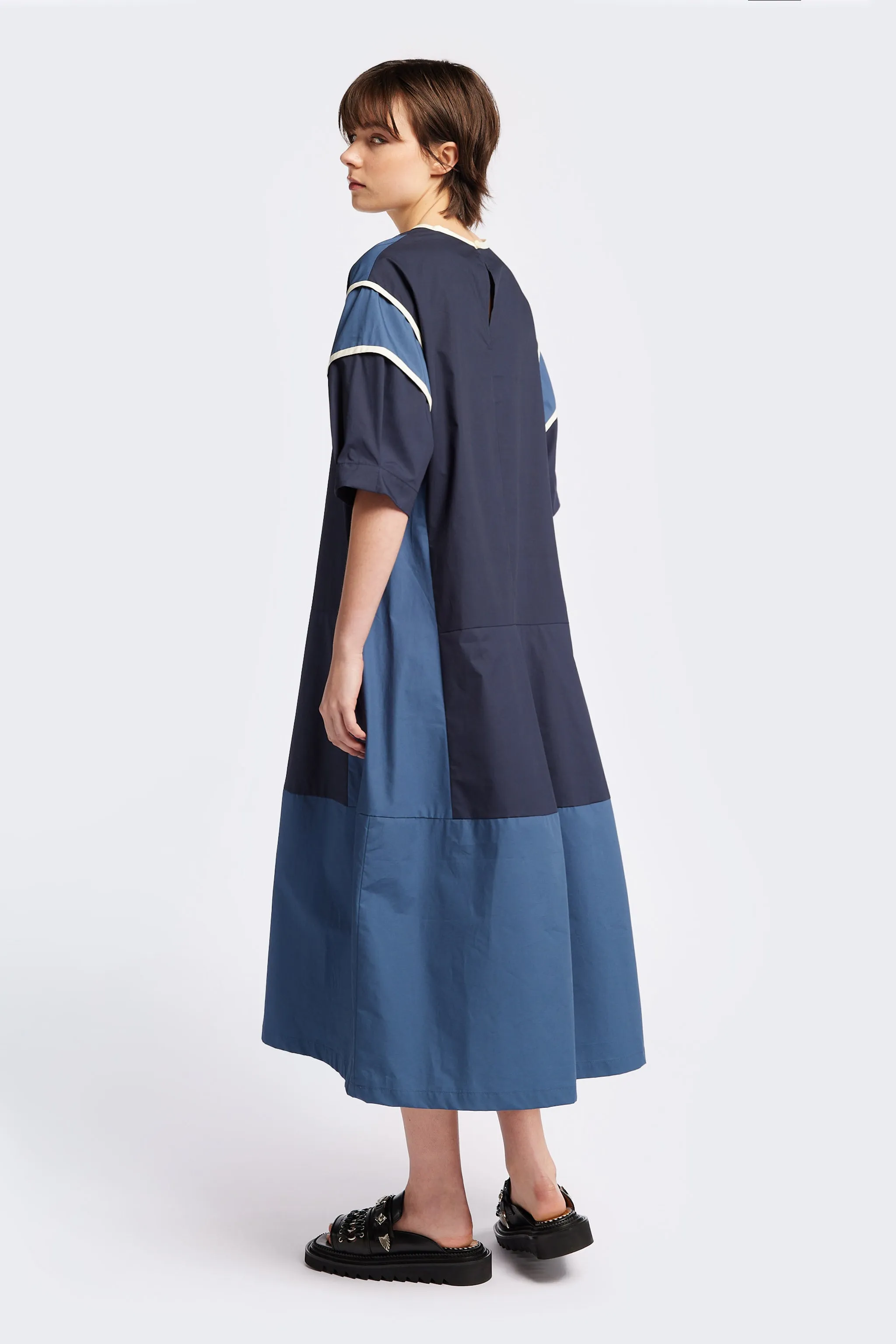 Slim-fit Simple yet chic gown Patch Dress Blue