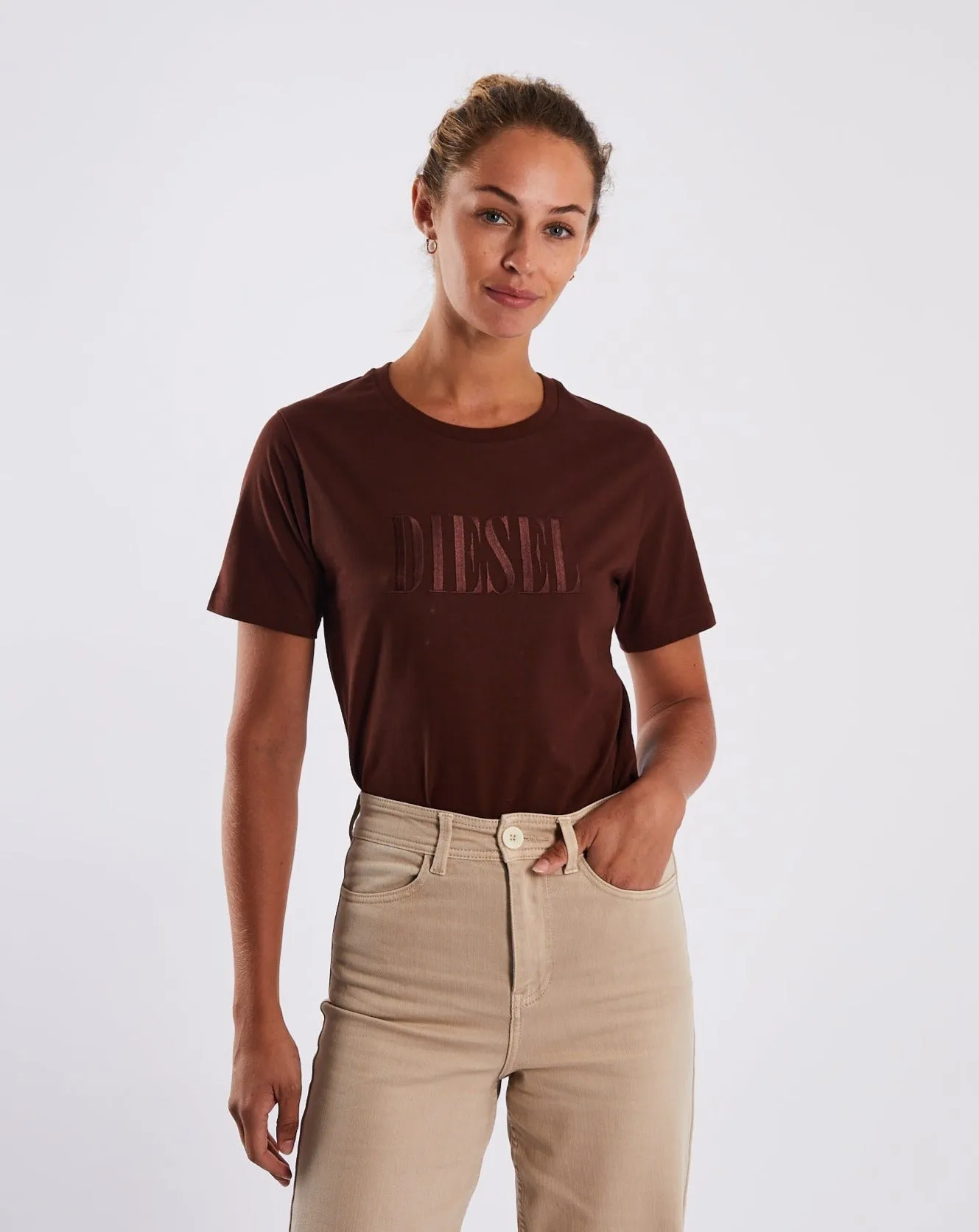 Classic timelessness Comfy Wear Leandra T-Shirt Deep Coco