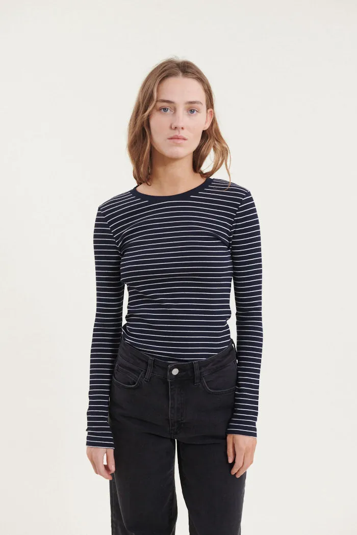 Ludmilla LS Tee - Black / bright white Versatile Layering Piece