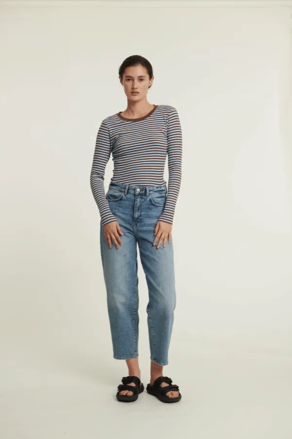 Trendy Wearable Ludmilla LS Tee - Carafe / dutch canal