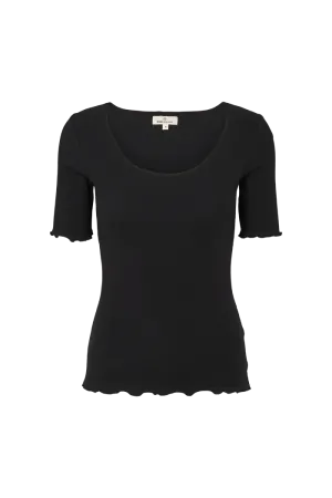 MoistureWicking Sustainable Fibers Ludmilla Scallop Tee SS - Black