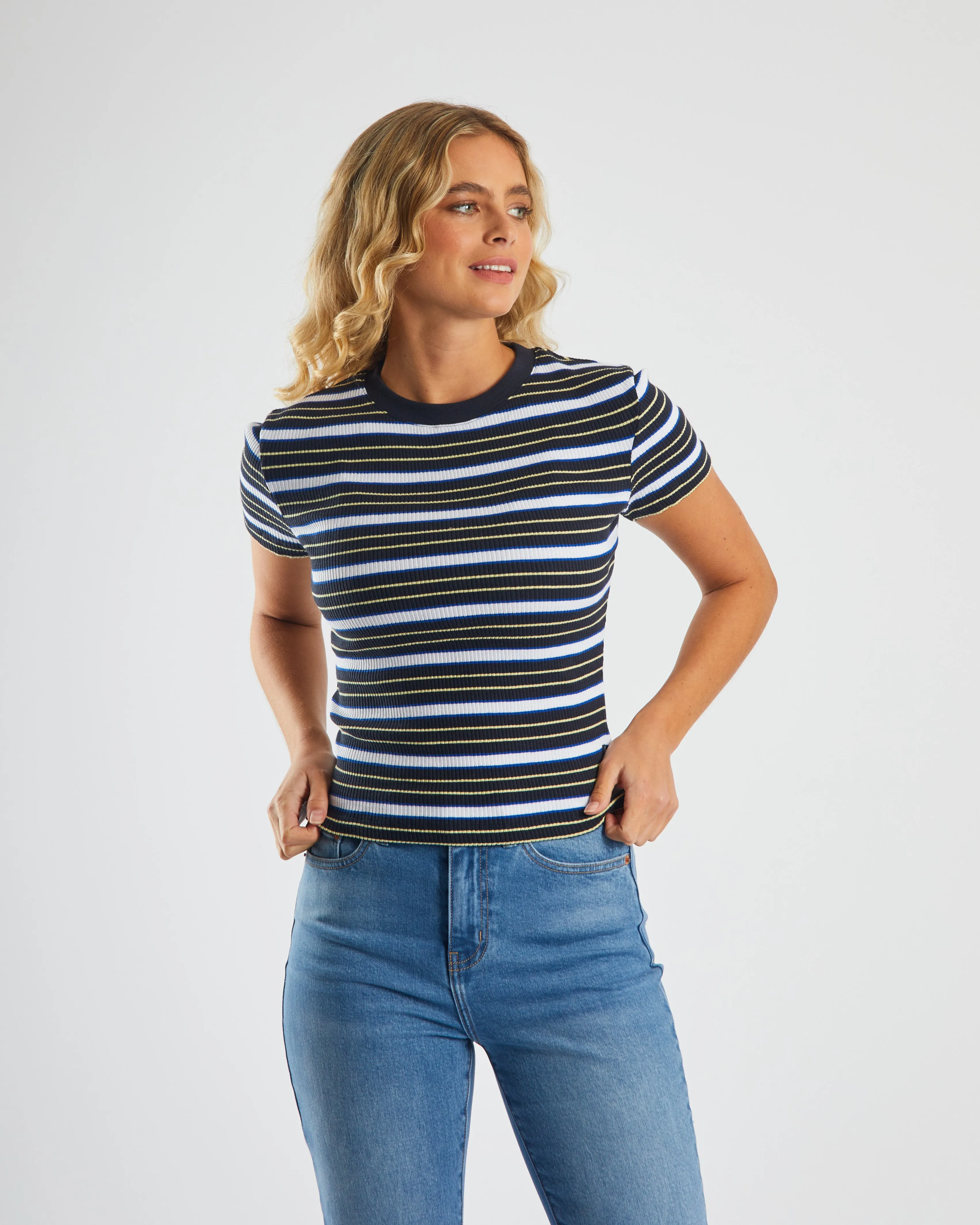 weekday wear Yolanda Tee Marine Navy