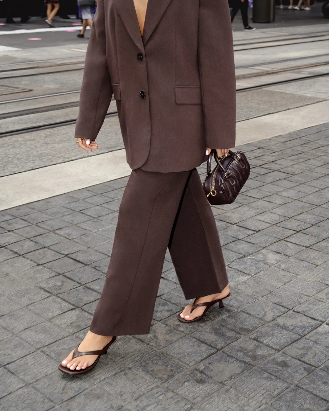 NIESHA - CHOCOLATE Refined Style soft elegance