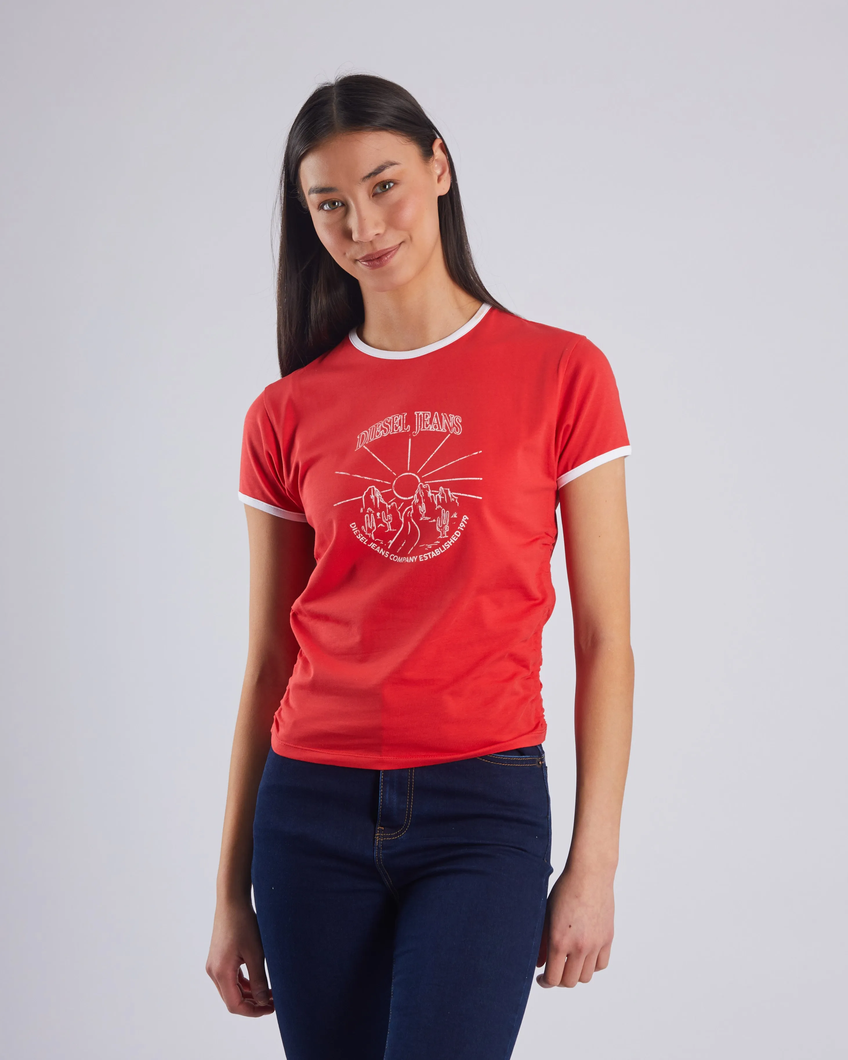 SunProtectionFabric Simple yet stylish Priscilla Tee Pepper Red