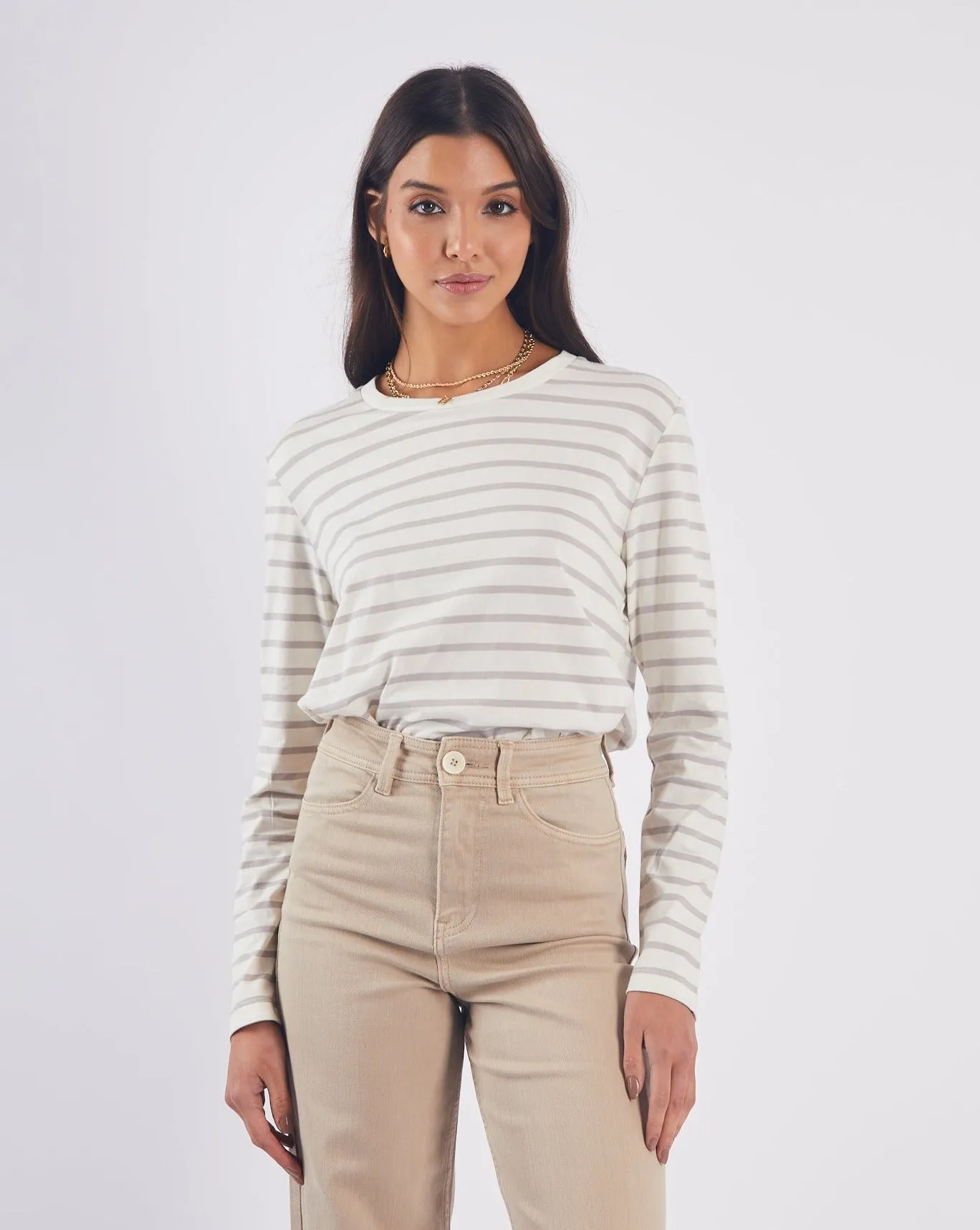 Petra T-Shirt Warm Stone Layering Must-Have