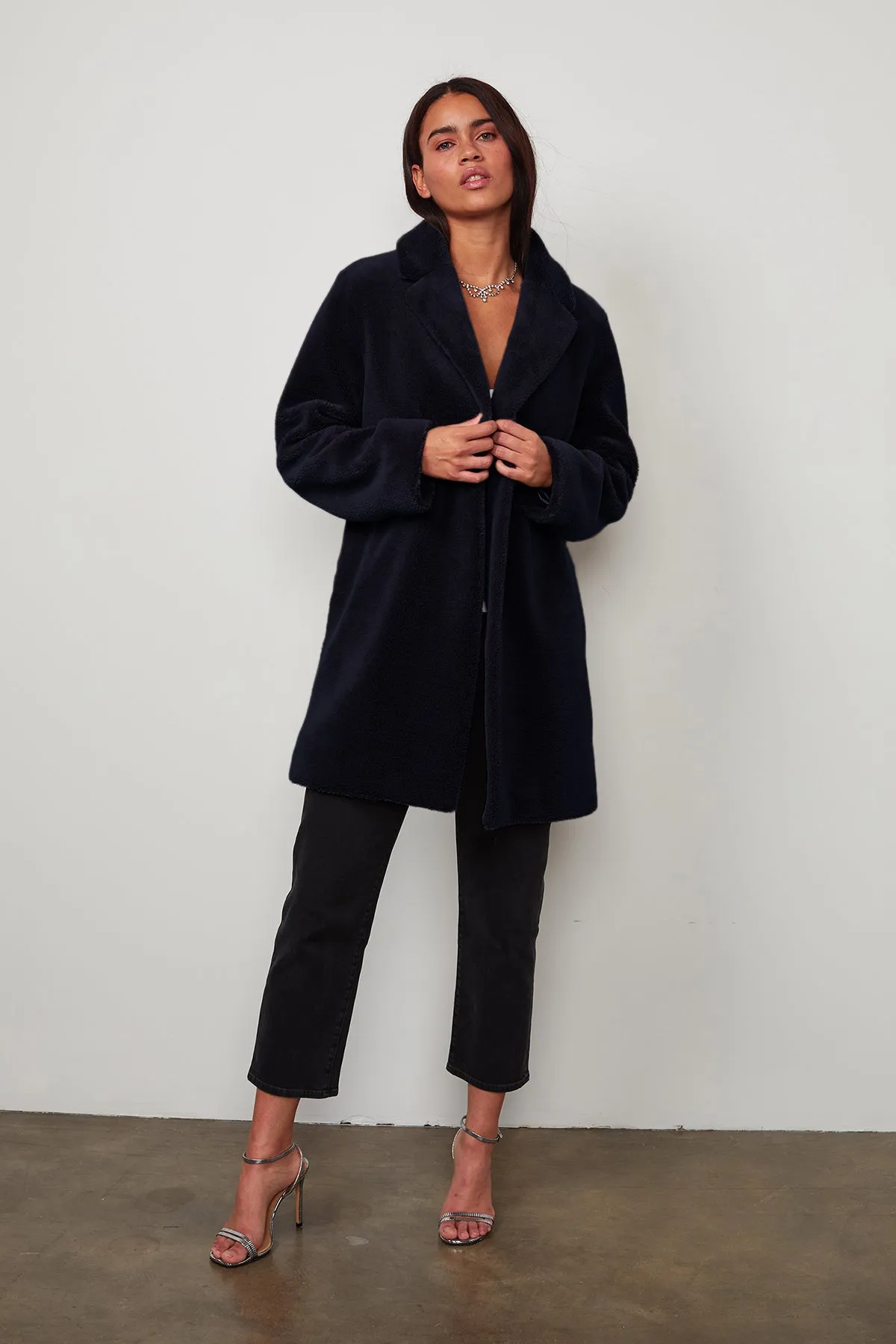 snag resistant Polished Casual TRISHELLE LUX SHERPA OVERSIZED COAT
