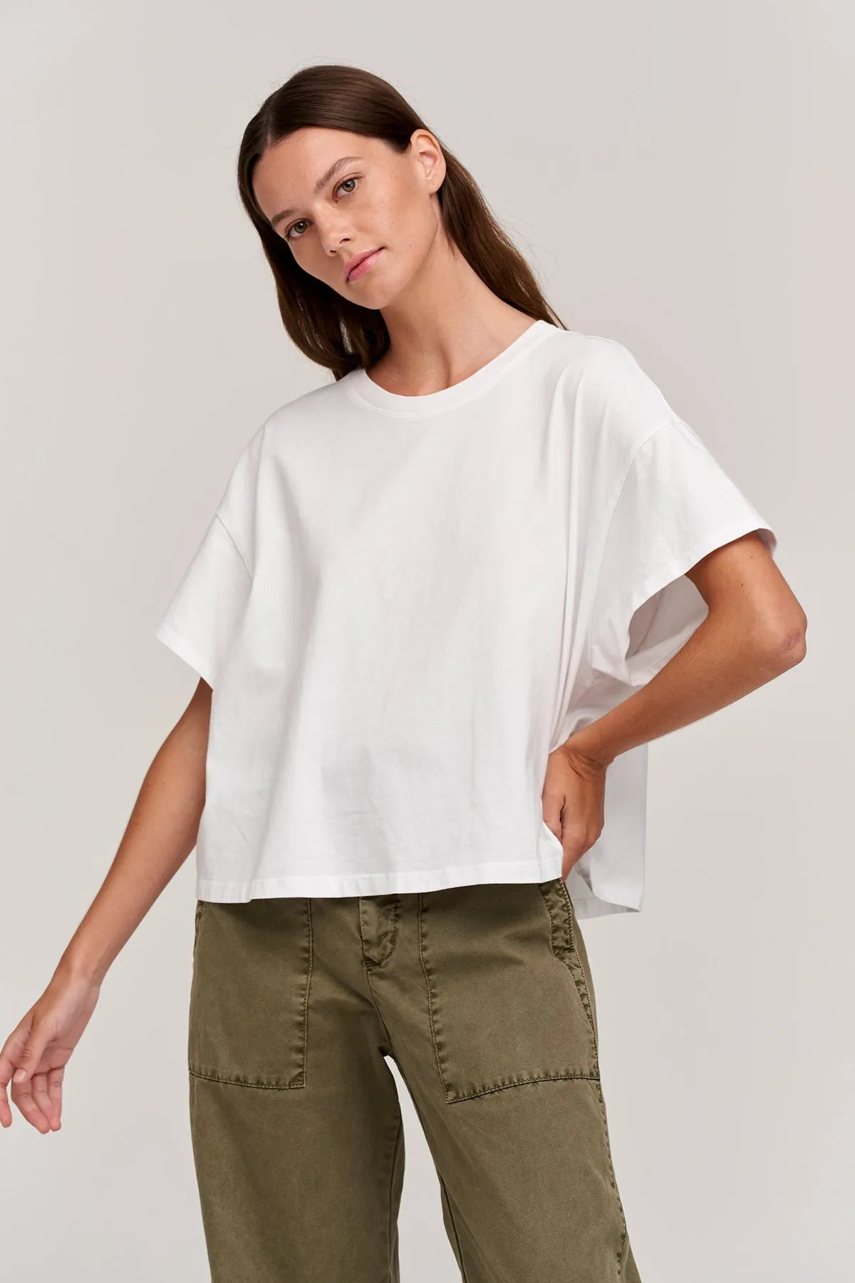 RACHELLE OVERSIZED CREW NECK TEE Oversized Silhouette Classic timelessness