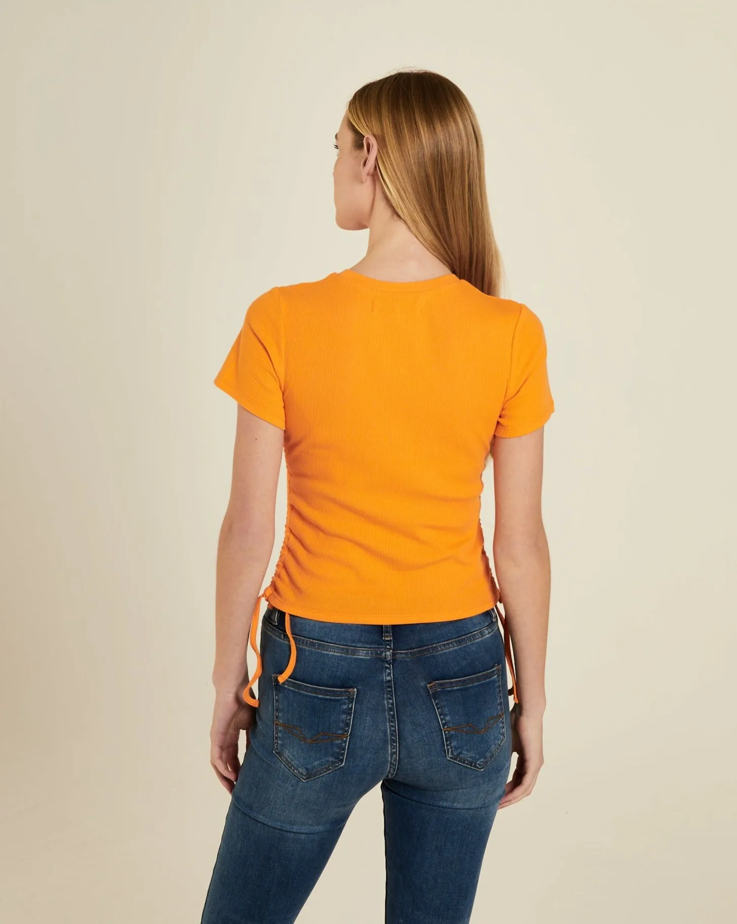 Ebba T-Shirt Orange Sorbet Breathable apparel Slim fit sleekness