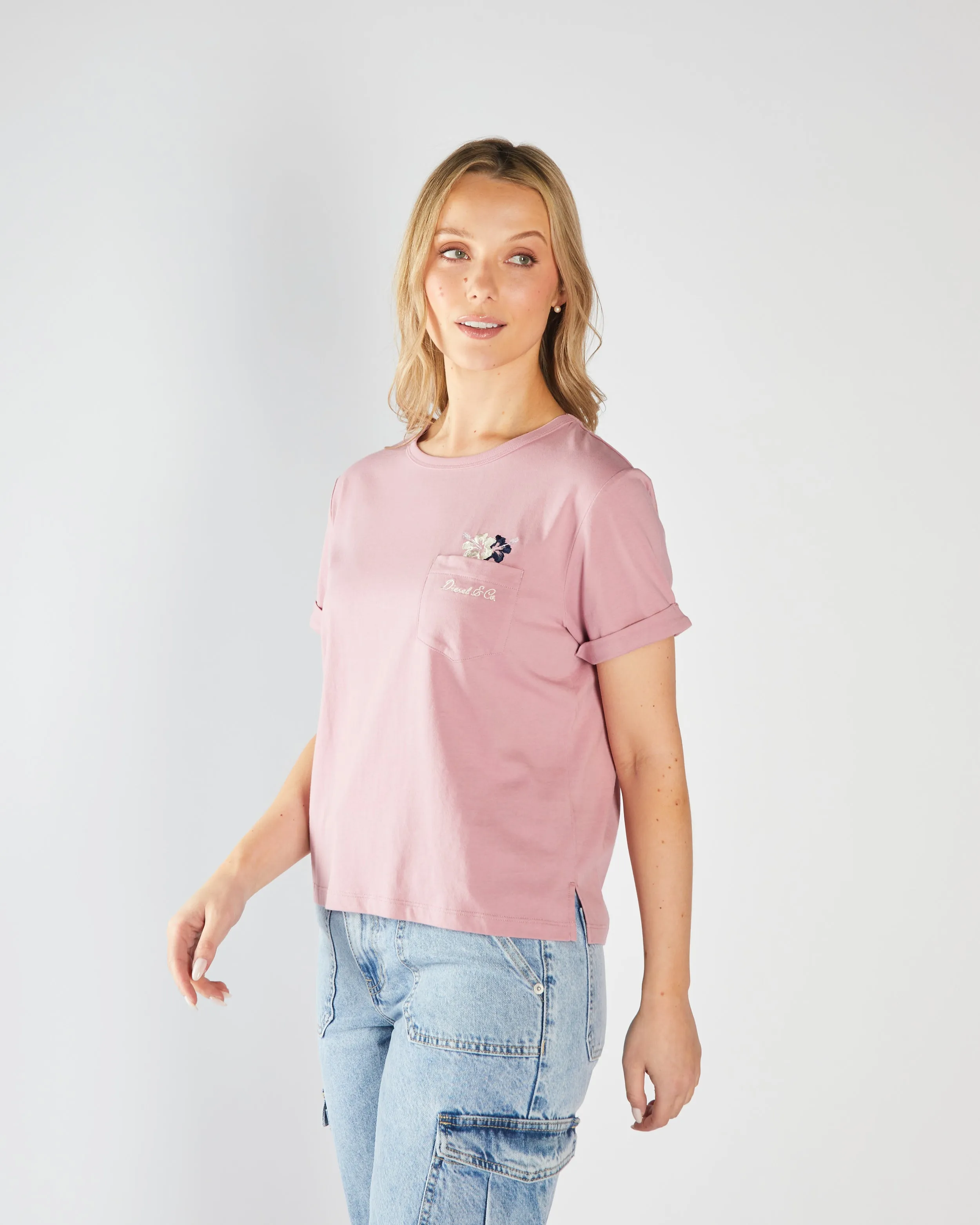 Freesia Tee Lilas Sleek Performance Casual Comfort