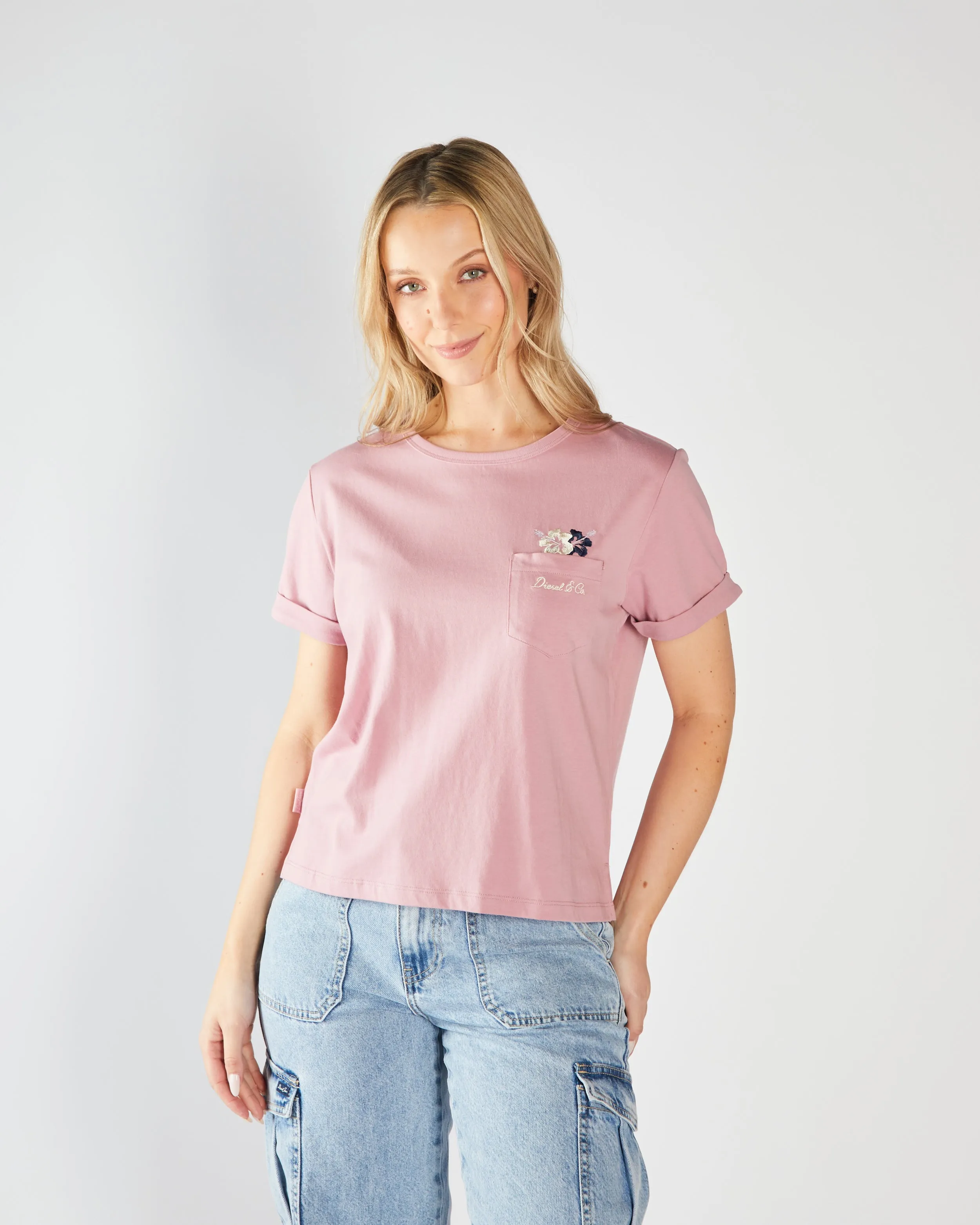 Sleek Layers Outdoor Sports Freesia Tee Lilas