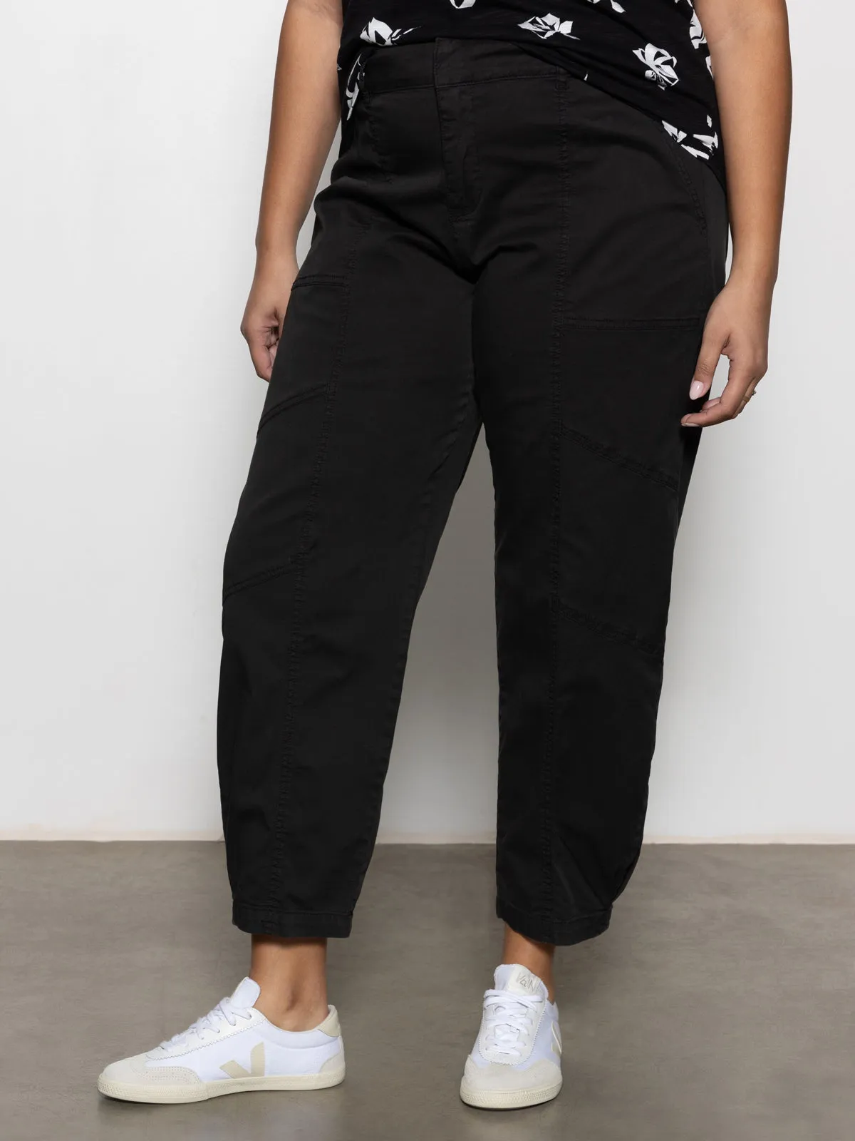 Sahara Tapered Standard Rise Pant Black Extended Sizing Fit Comfort Relaxed Waist