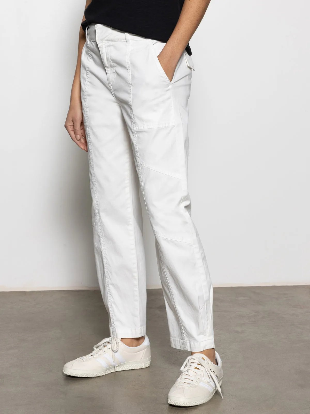 Lightweight Material Sahara Tapered Standard Rise Pant Chalk