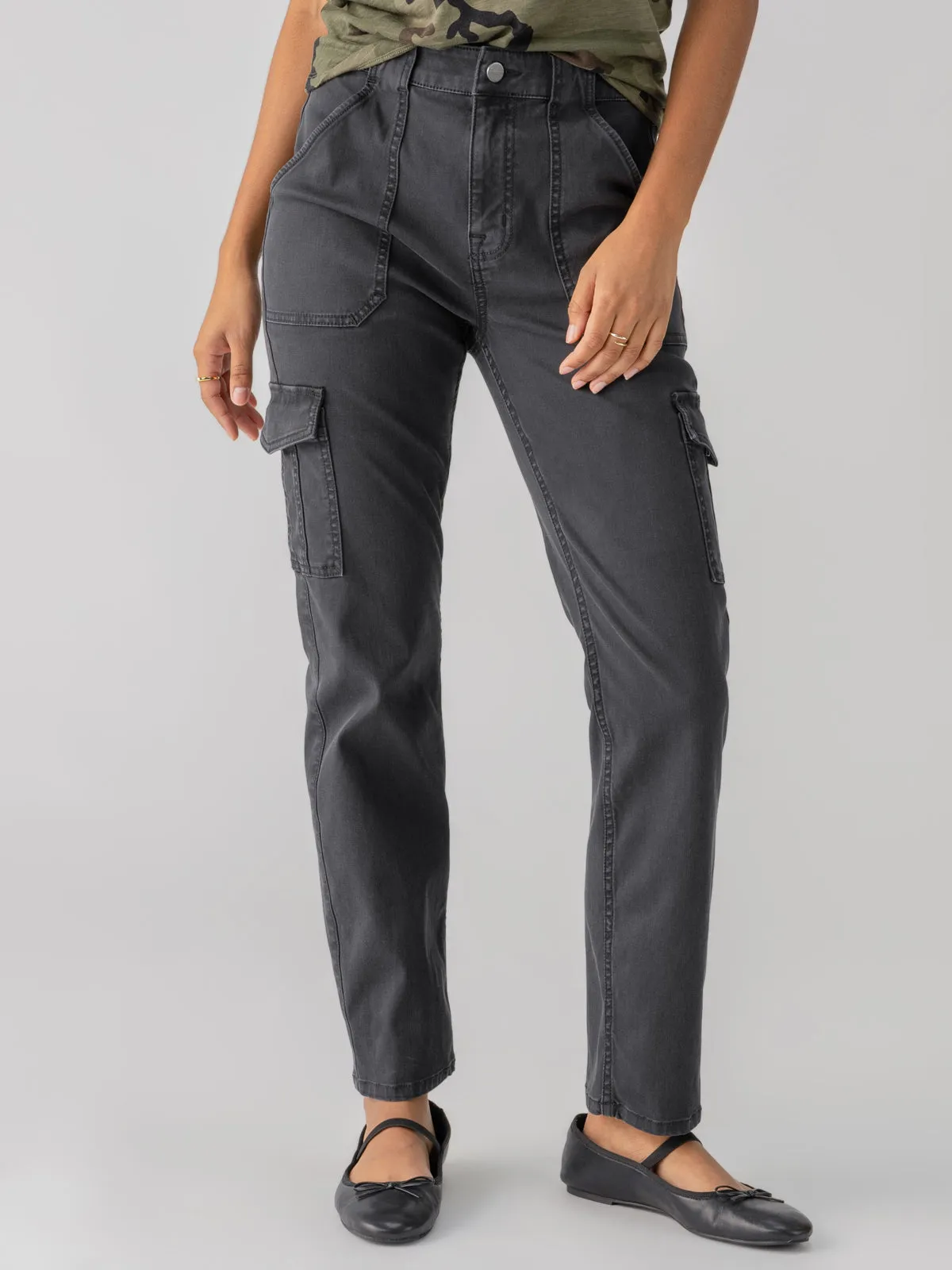 Roomy Shape Sculpted Hayden Cargo Standard Rise Pant Black