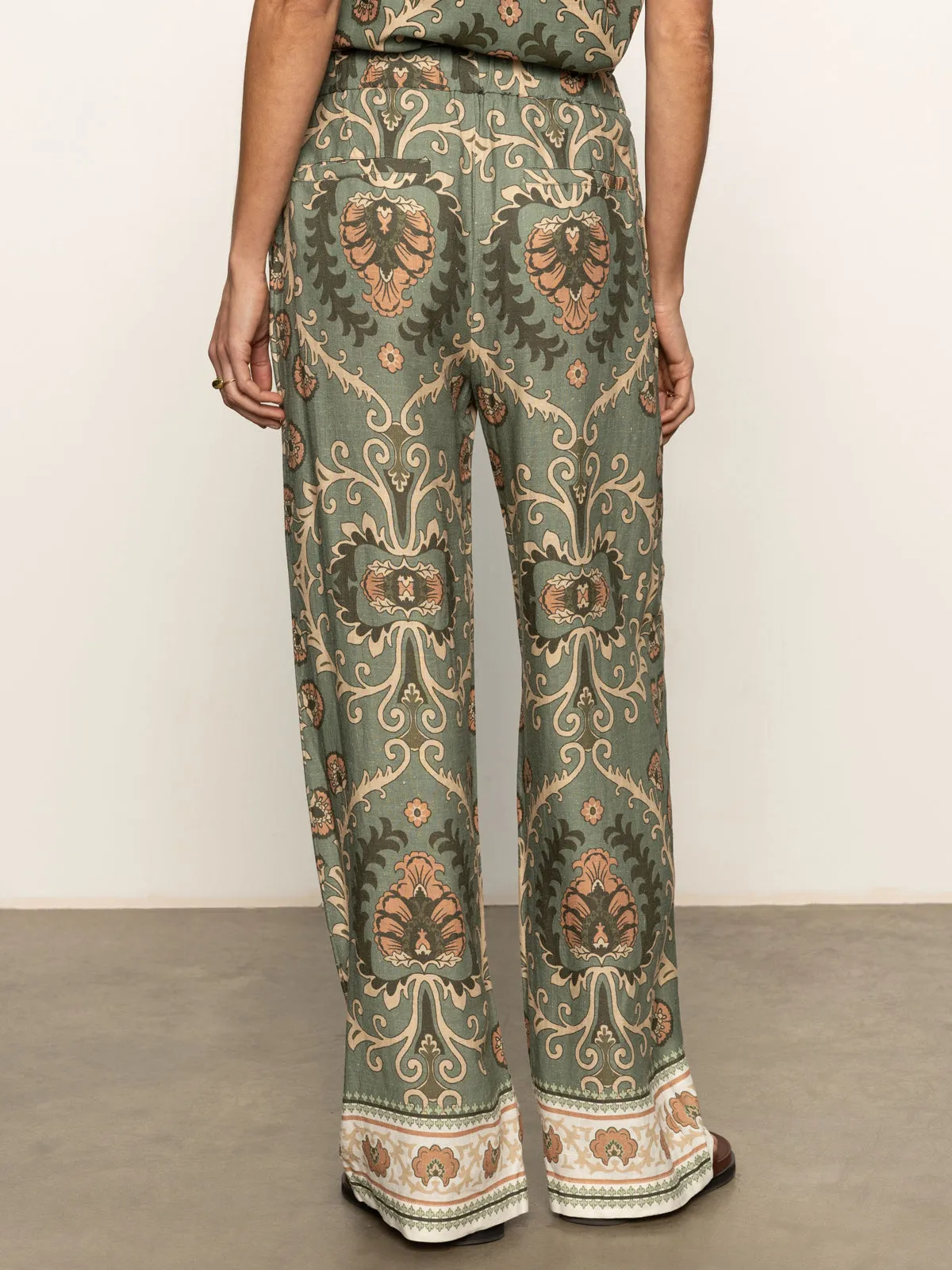 Timeless Comfort Relaxed fit wear The Soft Semi High Rise Trouser Mezzo Sage