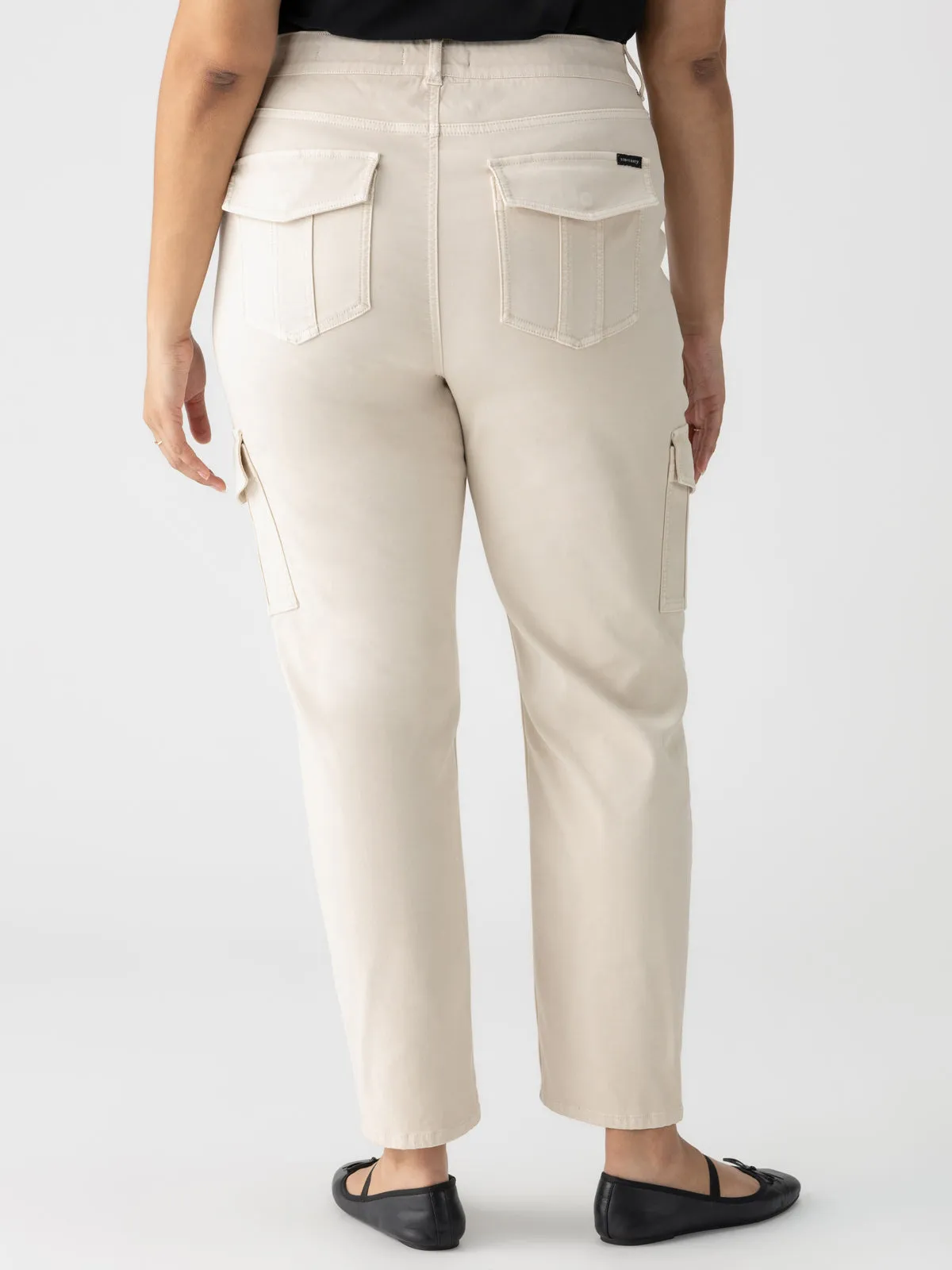 Sculpted Hayden Cargo Standard Rise Pant Toasted Almond Extended Sizing FlexibleMobility