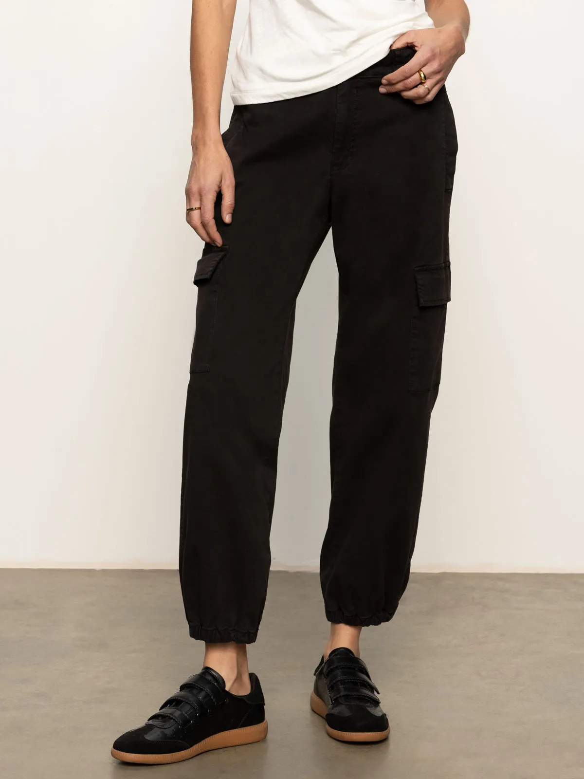Moisture Management Easy Comfort Take Over Jogger Mid-Rise Pant Black
