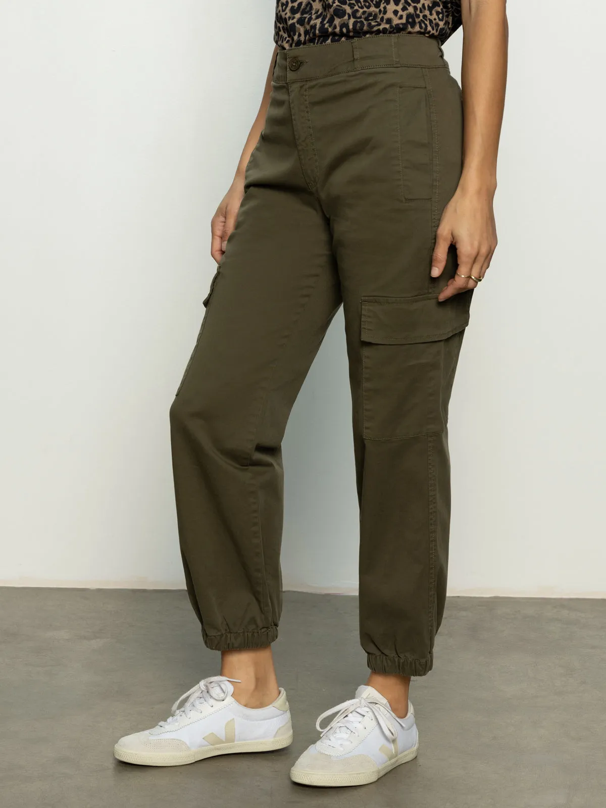 Take Over Jogger Mid-Rise Pant Kalamata Comfort Layer Wear Office Friendly