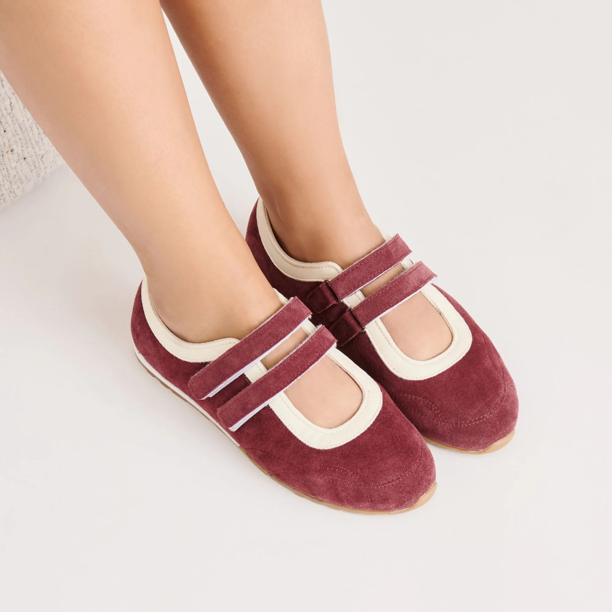 Wave Glow Chic Slip SWAN SNEAKERS BURGUNDY SUEDE