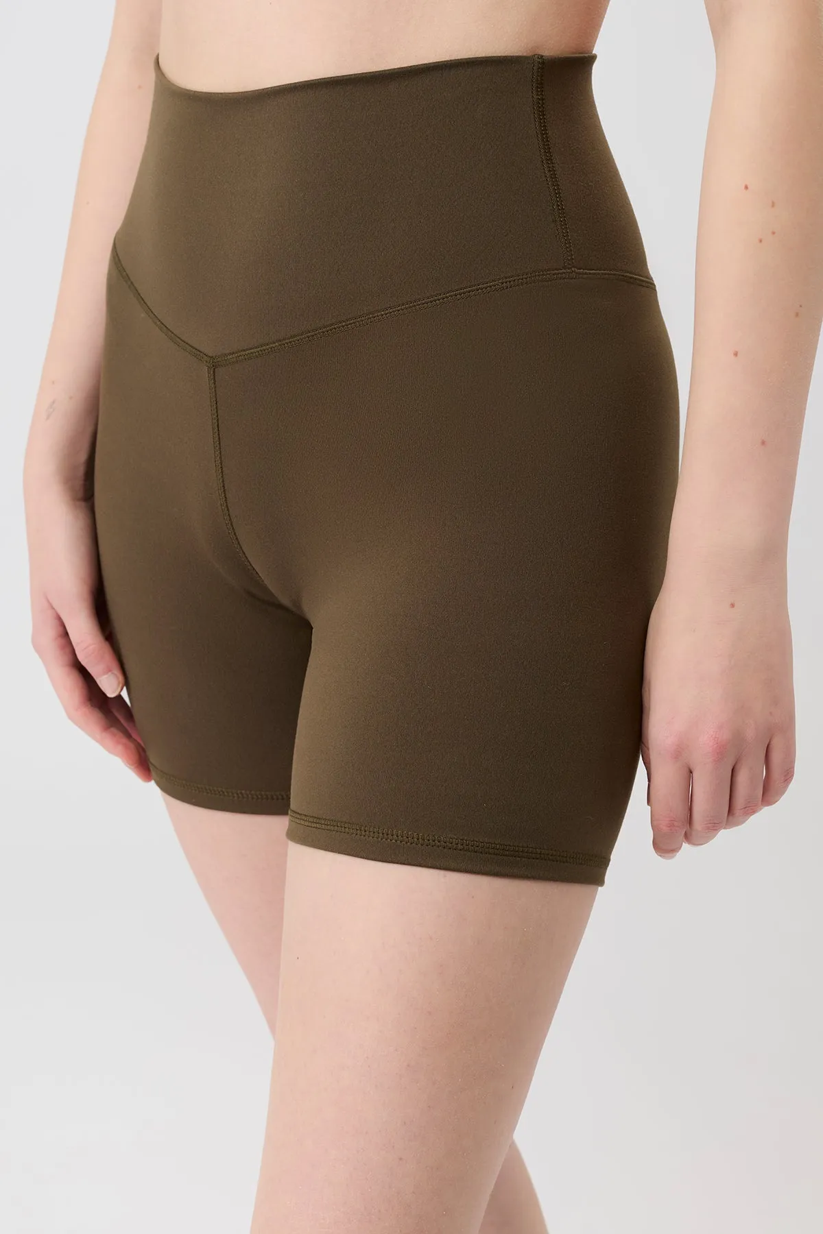 Pro Athlete City Walk Biker Shorts - Emerald