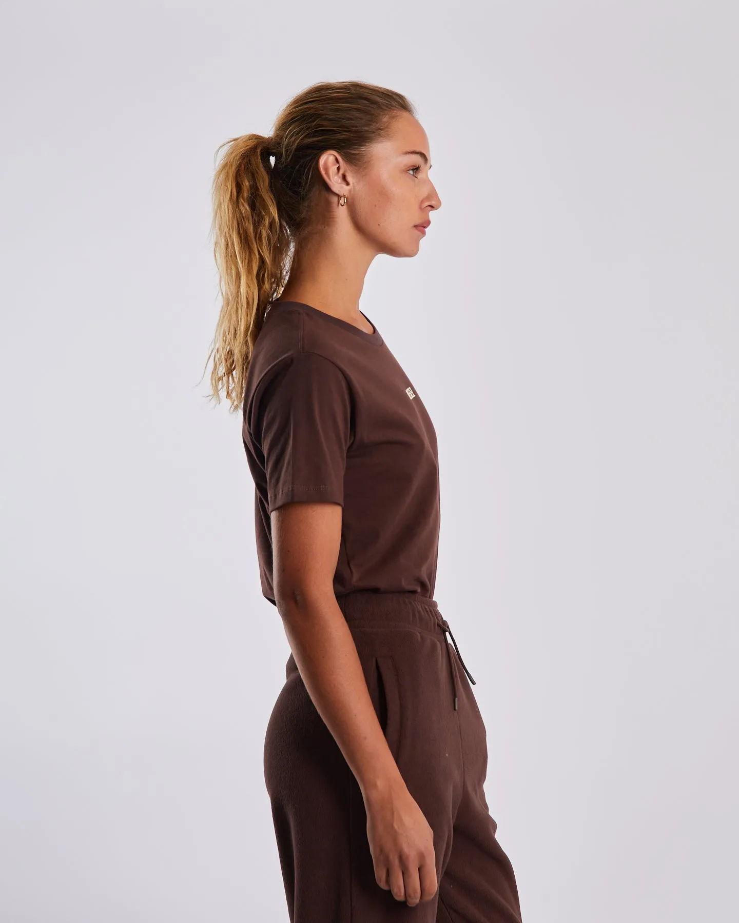 WrinkleResistant Texture Moisture Management Technology Wilder Tee Deep Coco