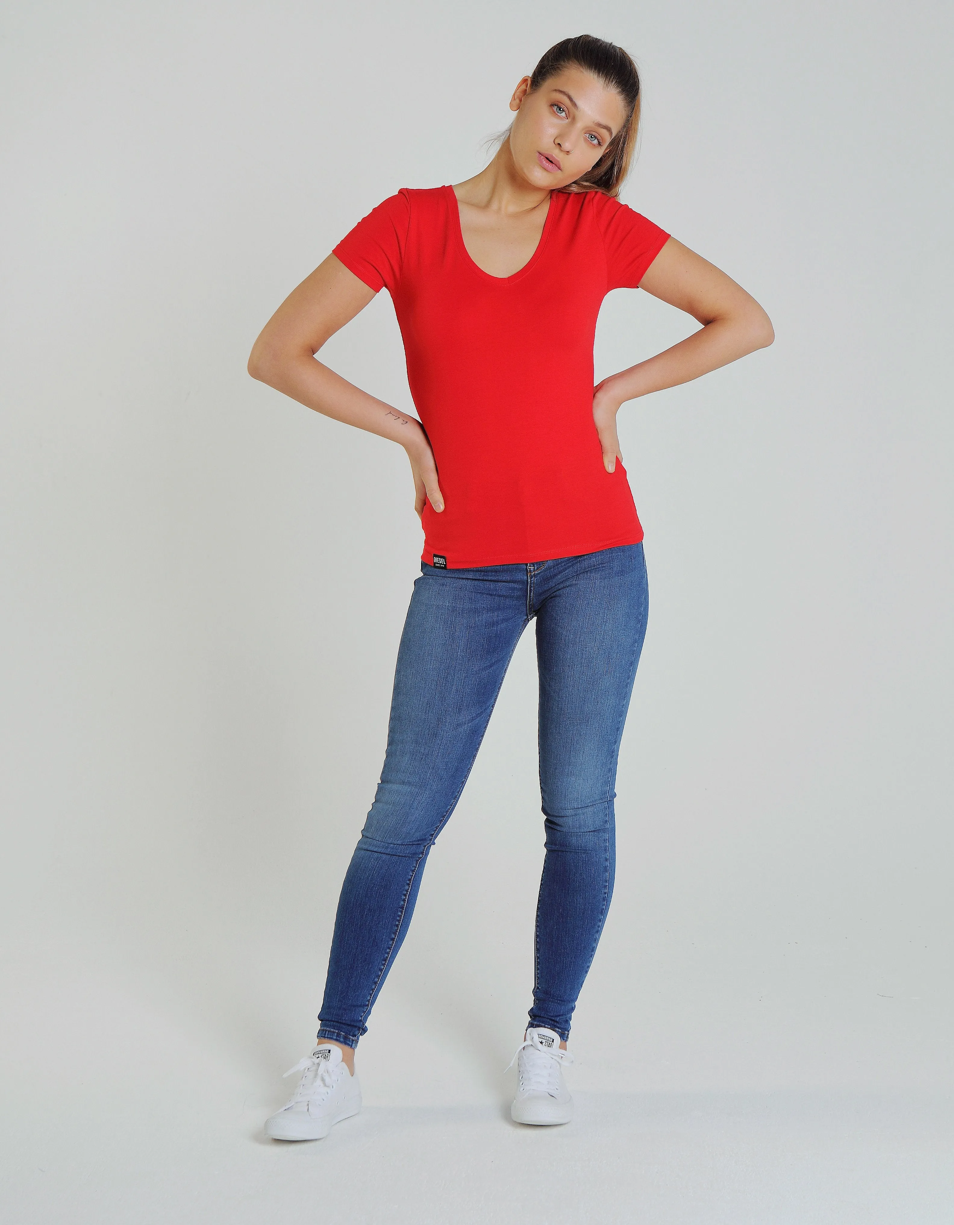regular but not boring Clara V Neck Basic Vermillion Red